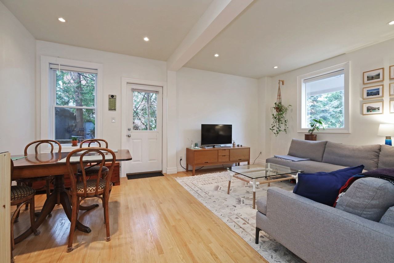 28 Ravina Crescent - Photo 3 of 15