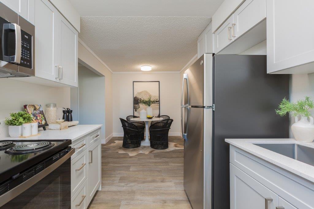 Reveal - Photo 2 of 50