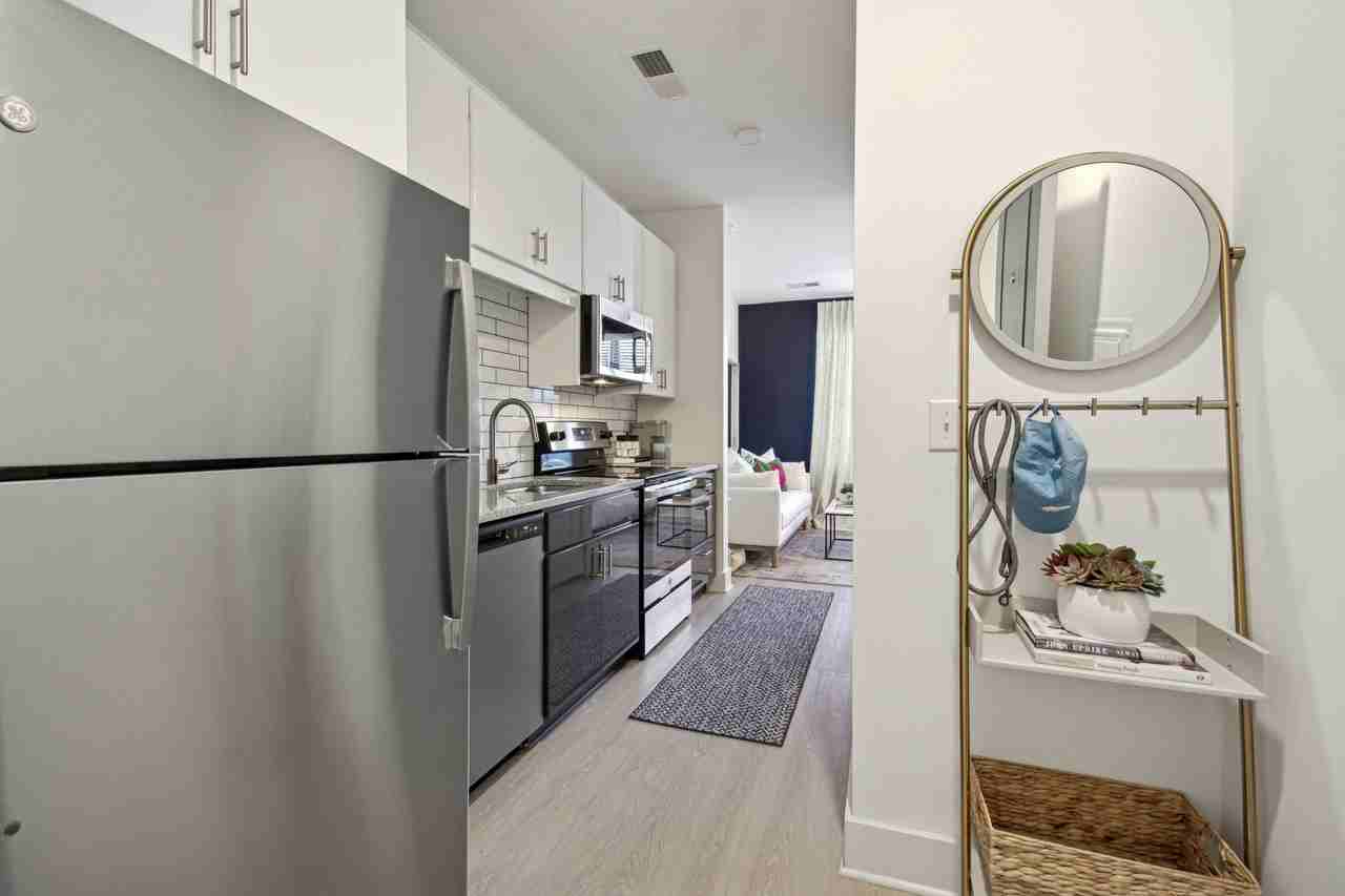 Link Apartments® Calyx - Photo 3 of 36