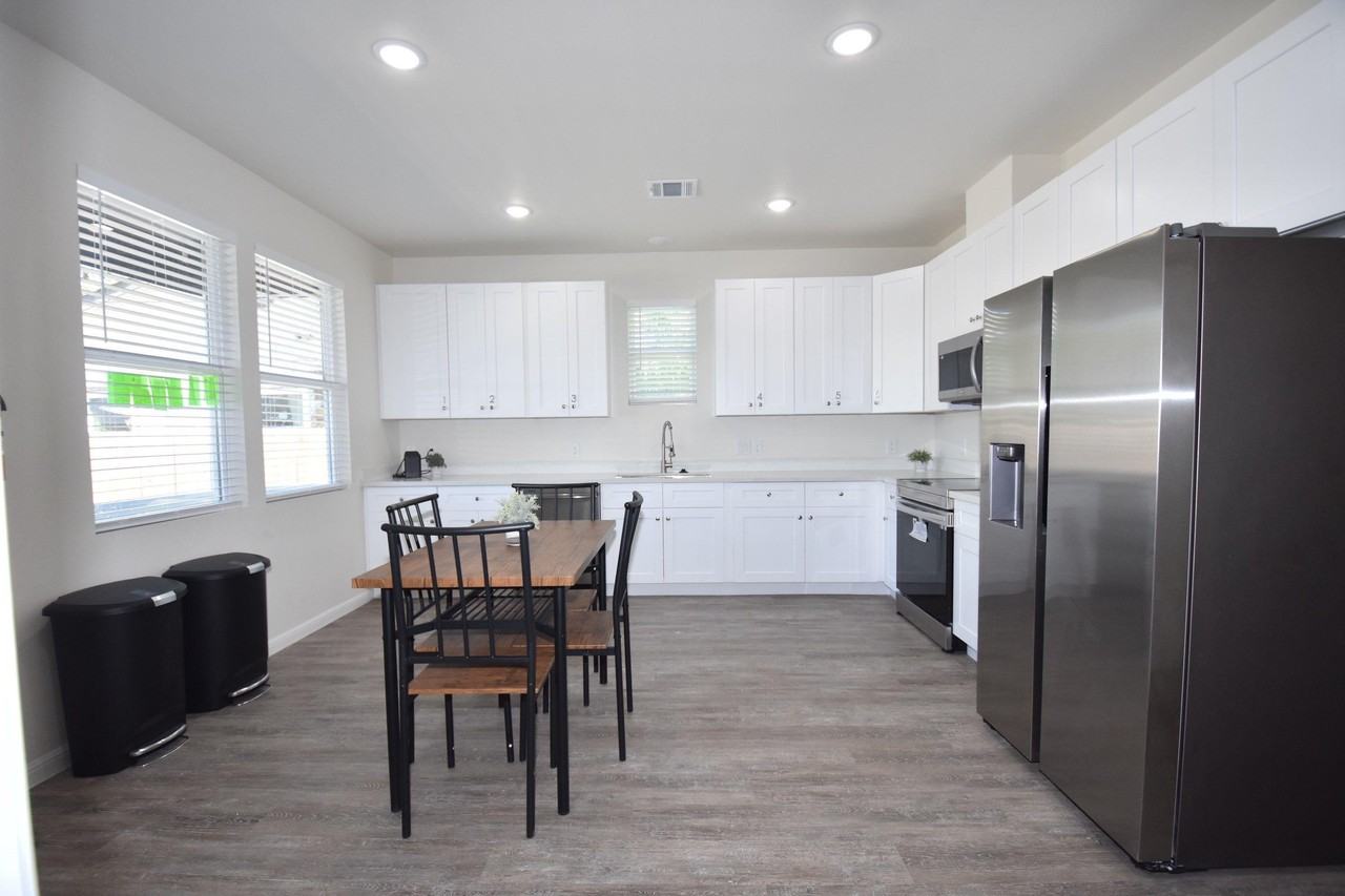 Hampton St - Photo 3 of 5