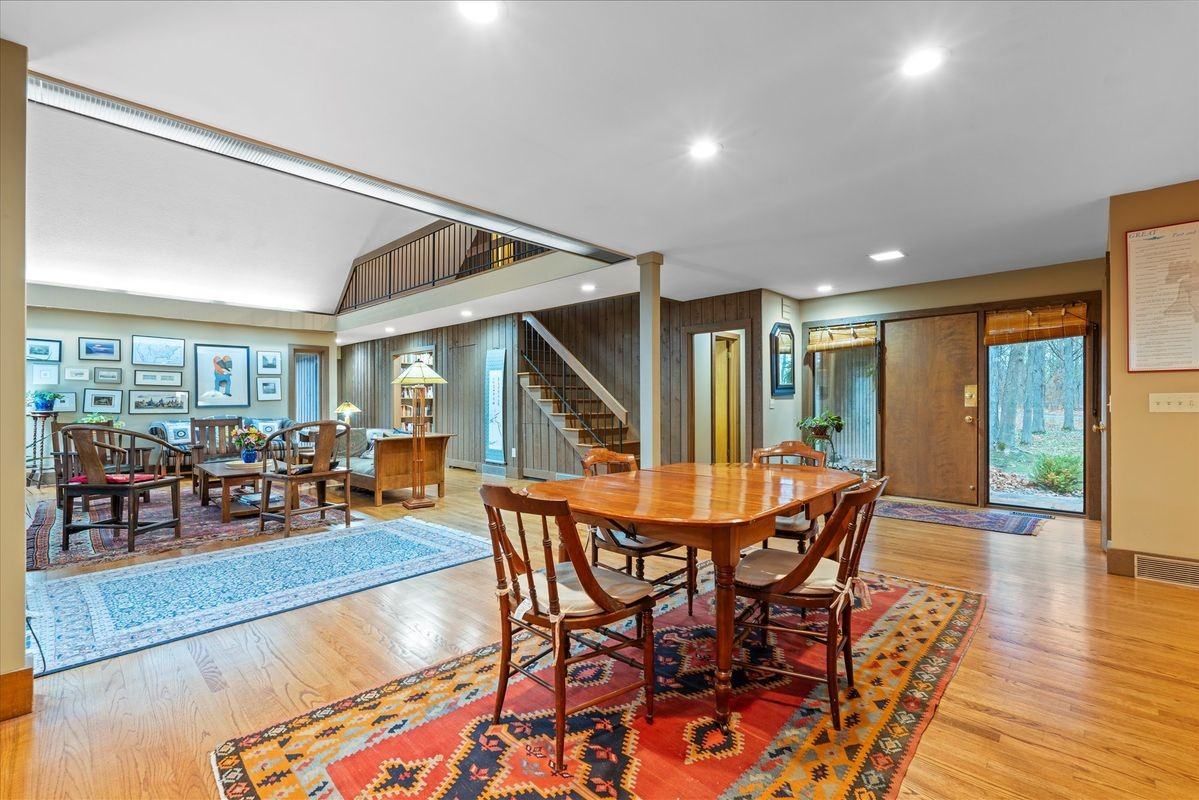 5460 Townsend Rd - Photo 2 of 25