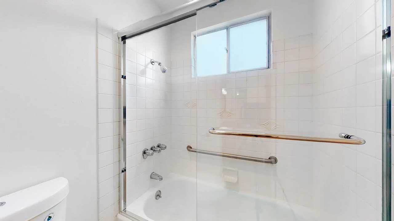 3430 Laguna Ave Unit B - Photo 5 of 11