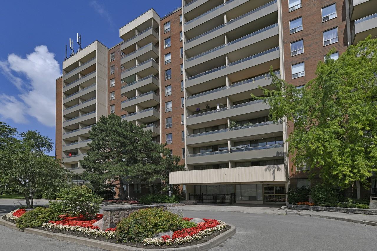 1 Four Winds Drive, Toronto - Photo 2 of 21