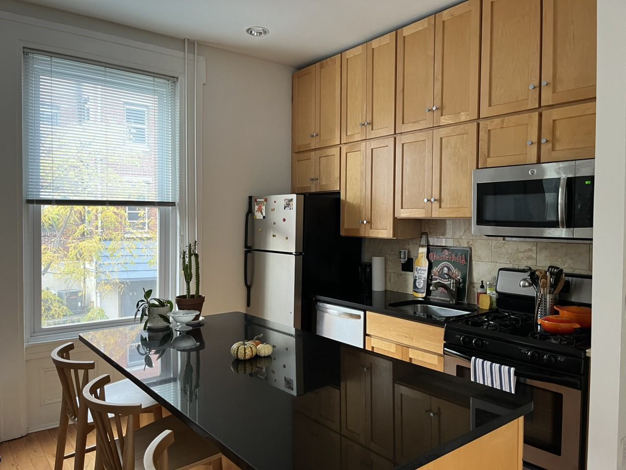 1836 Pine St - Photo 2 of 12