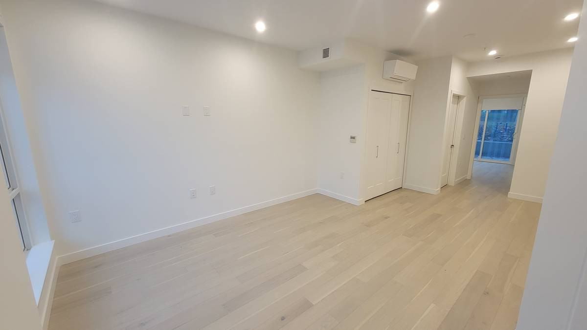 849 W 33rd Ave - Photo 3 of 8