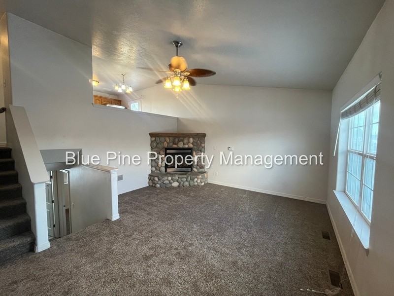283 Kimberly Drive - Photo 2 of 20