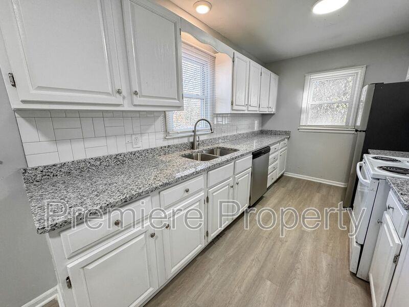 3301 Mellier Ave - Photo 3 of 10