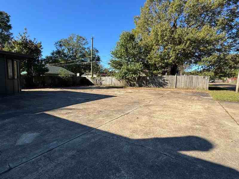 3015 Texas Blvd - Photo 3 of 13