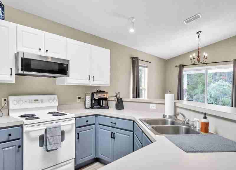 2024 Reserve Blvd - Photo 4 of 35