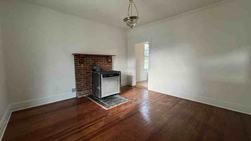 1424 Garfield Ave - Photo 3 of 19