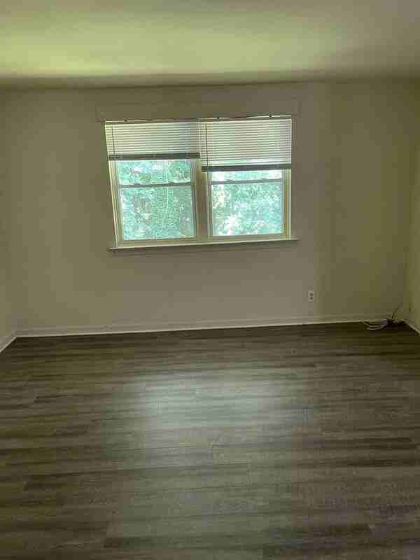 1904 Warren Ave #I - Photo 3 of 7