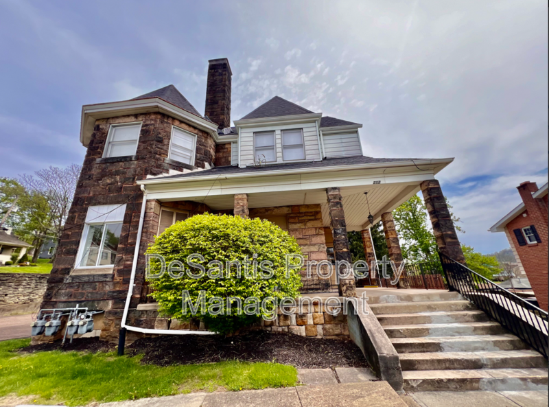 212 N Highland Ave #3 - Photo 2 of 22