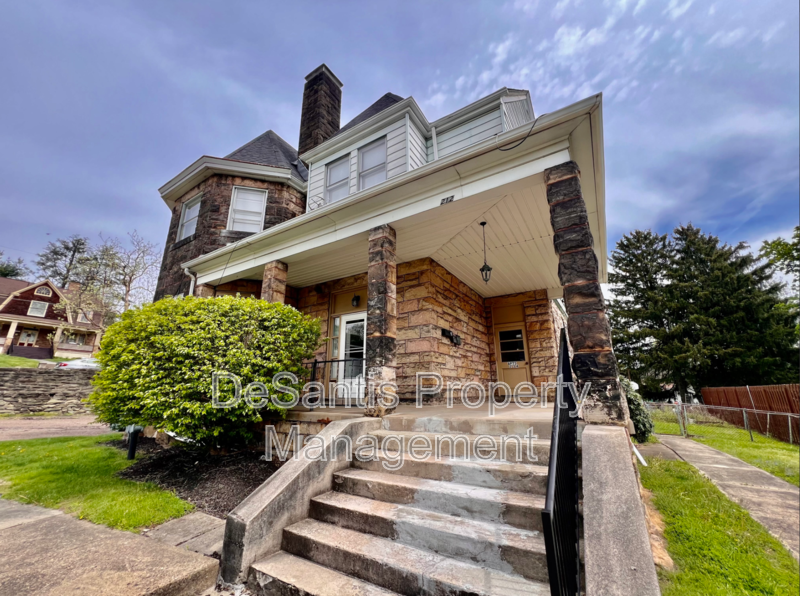 212 N Highland Ave #3 - Photo 3 of 22