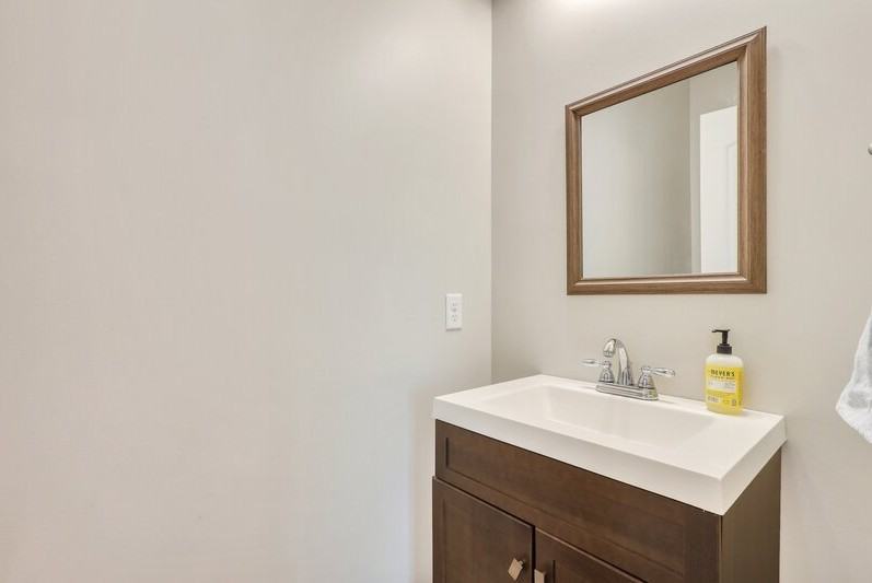62 Robert Baker Ct - Photo 6 of 30