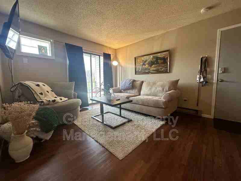 515 W 11th St #6 - Photo 5 of 12