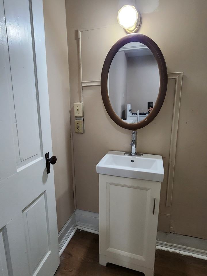 609 North Dearborn Avenue  (part of 605 N Dearborn) - Photo 2 of 3