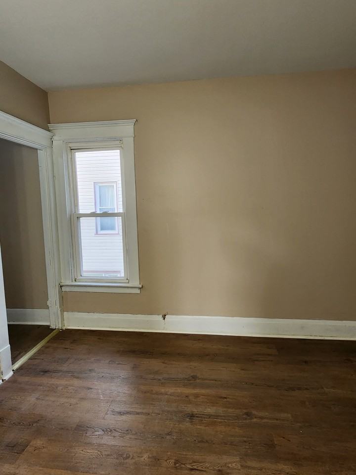 609 North Dearborn Avenue  (part of 605 N Dearborn) - Photo 3 of 3