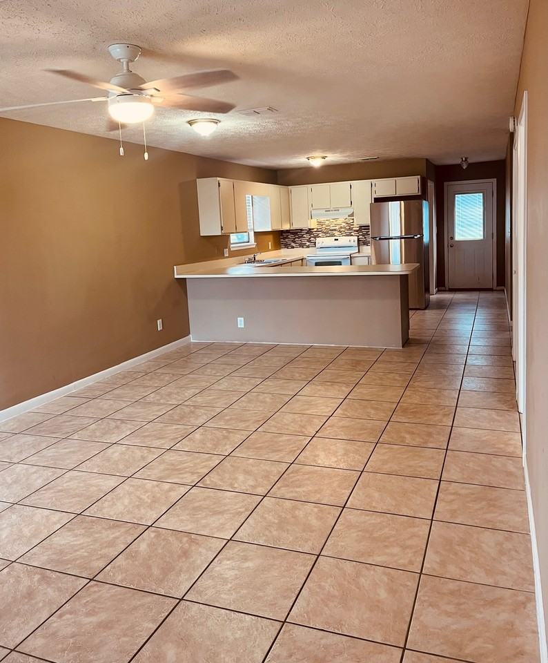 703 C Florida Avenue - Photo 2 of 8