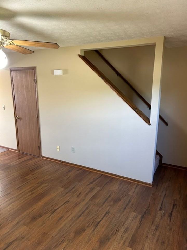 1555 Windridge Pl - Photo 4 of 16