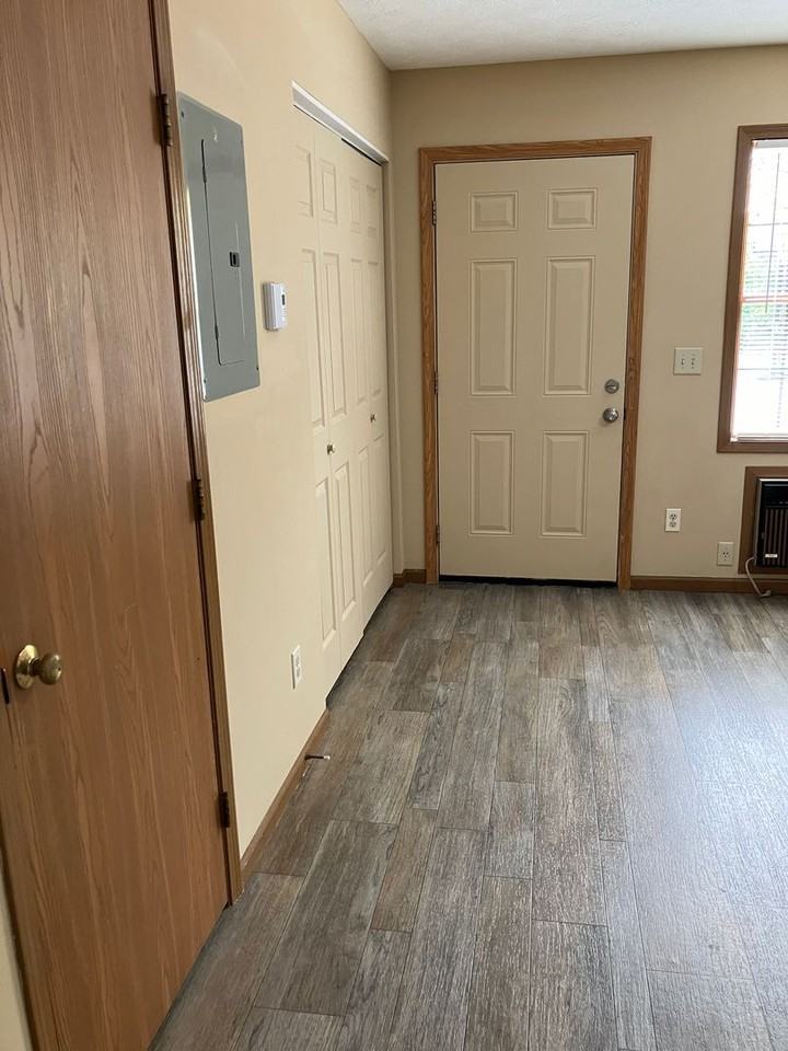 1555 Windridge Pl - Photo 6 of 16