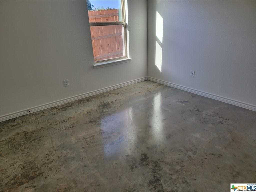 4404 Water Street - Photo 3 of 8