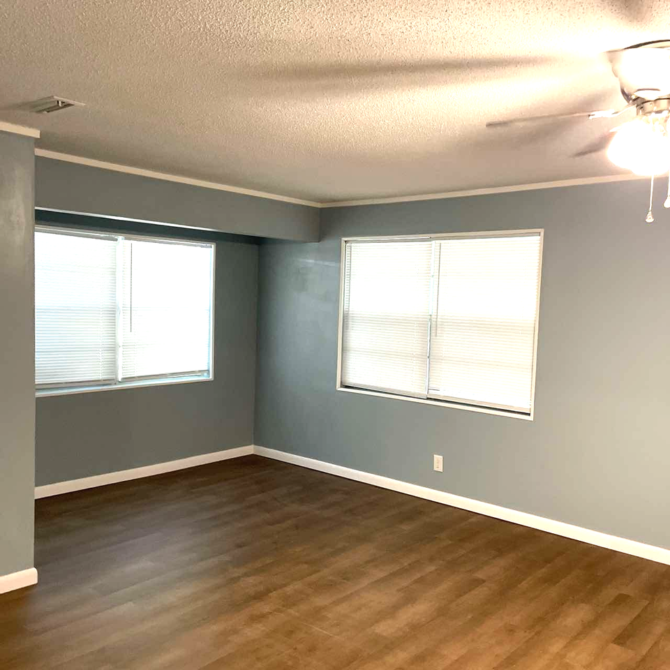 701 Simmons Ave - Photo 3 of 9