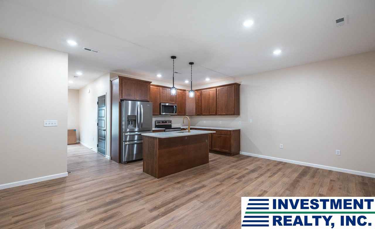 M182-MF3 - Photo 3 of 28