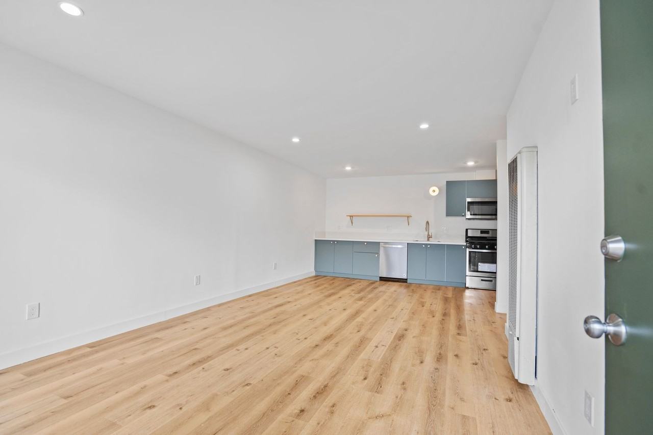 Individual Bungalows: All 1 bedroom/ 1 bath units all with LARGE PRIVATE YARDS. - Photo 2 of 24