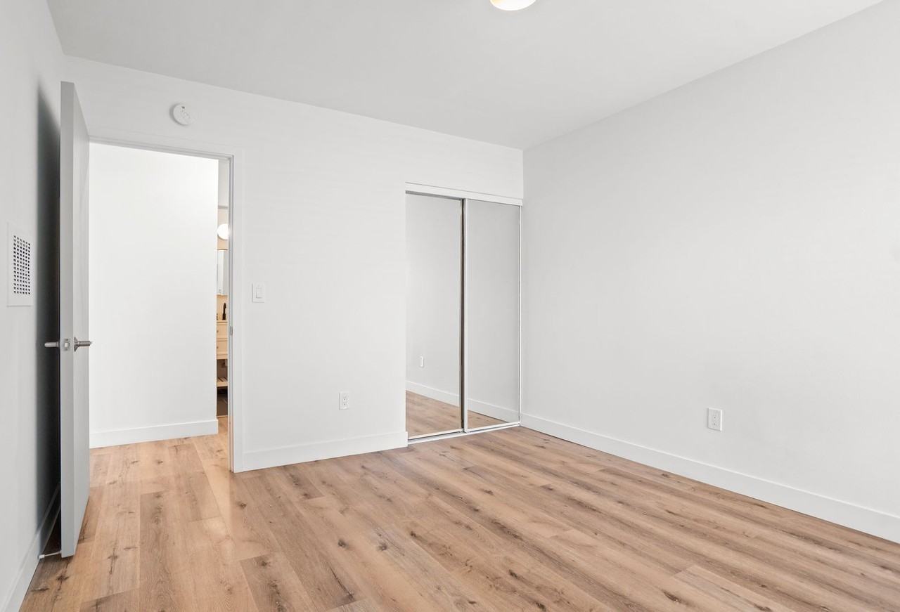 Individual Bungalows: All 1 bedroom/ 1 bath units all with LARGE PRIVATE YARDS. - Photo 7 of 24