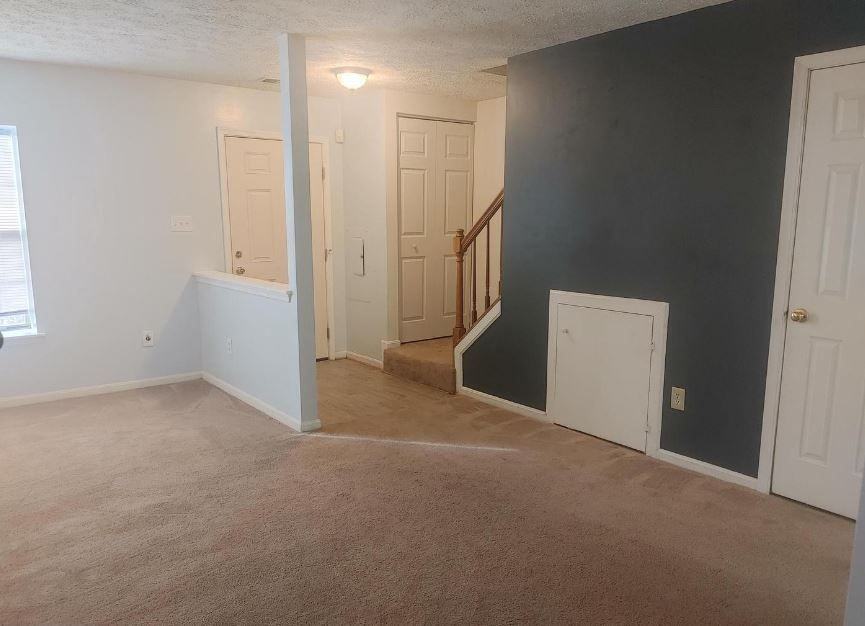2 Chinaberry Ln - Photo 3 of 8