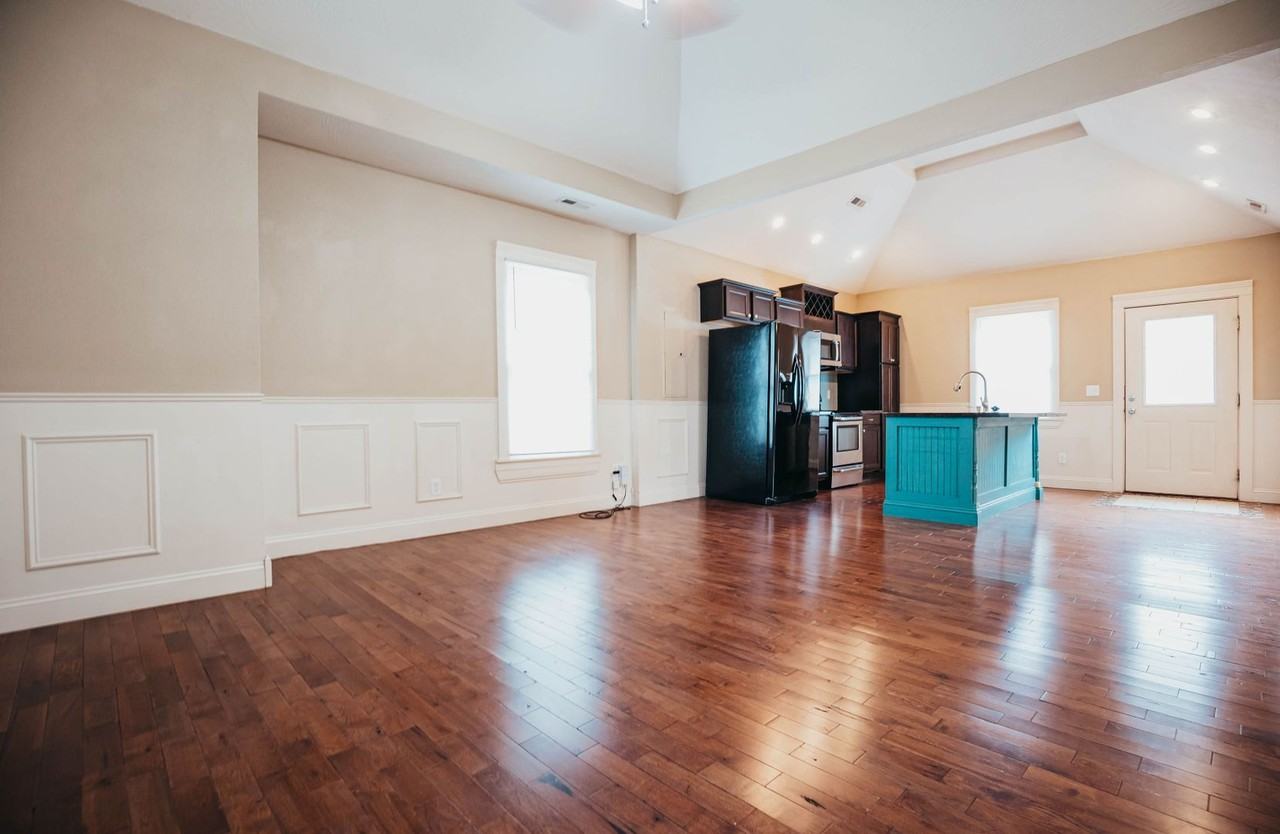 Walnut 1046 - Photo 5 of 38