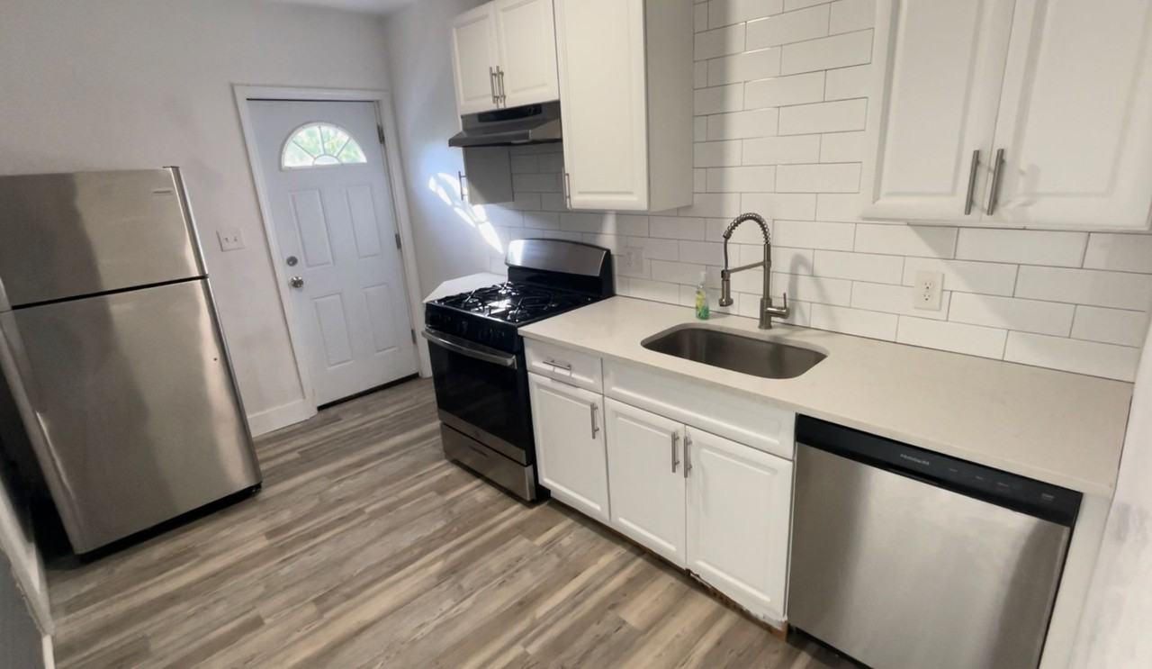Mt Wash Townhouse - Photo 2 of 2