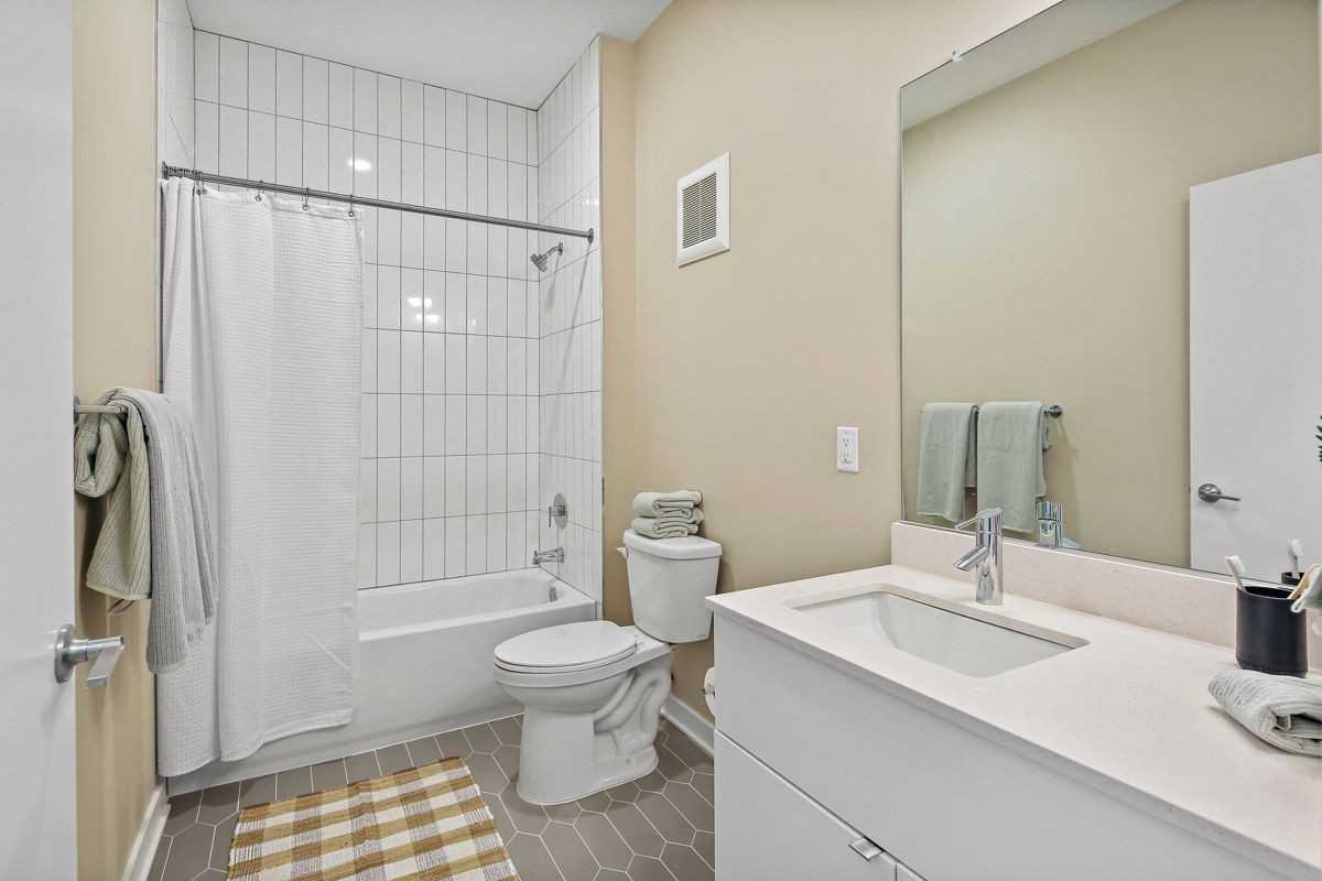 HOHM - Photo 4 of 50