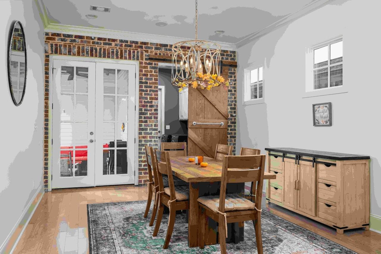 5376 Courtney Ave - Photo 6 of 9