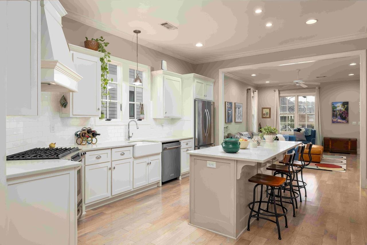 5376 Courtney Ave - Photo 7 of 9