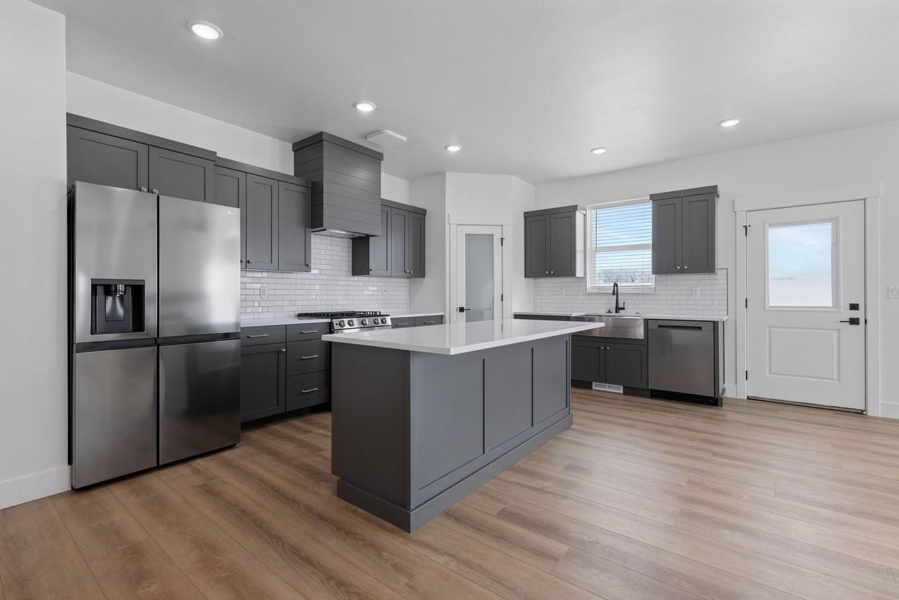 535 S Cutler Ave - Photo 2 of 21