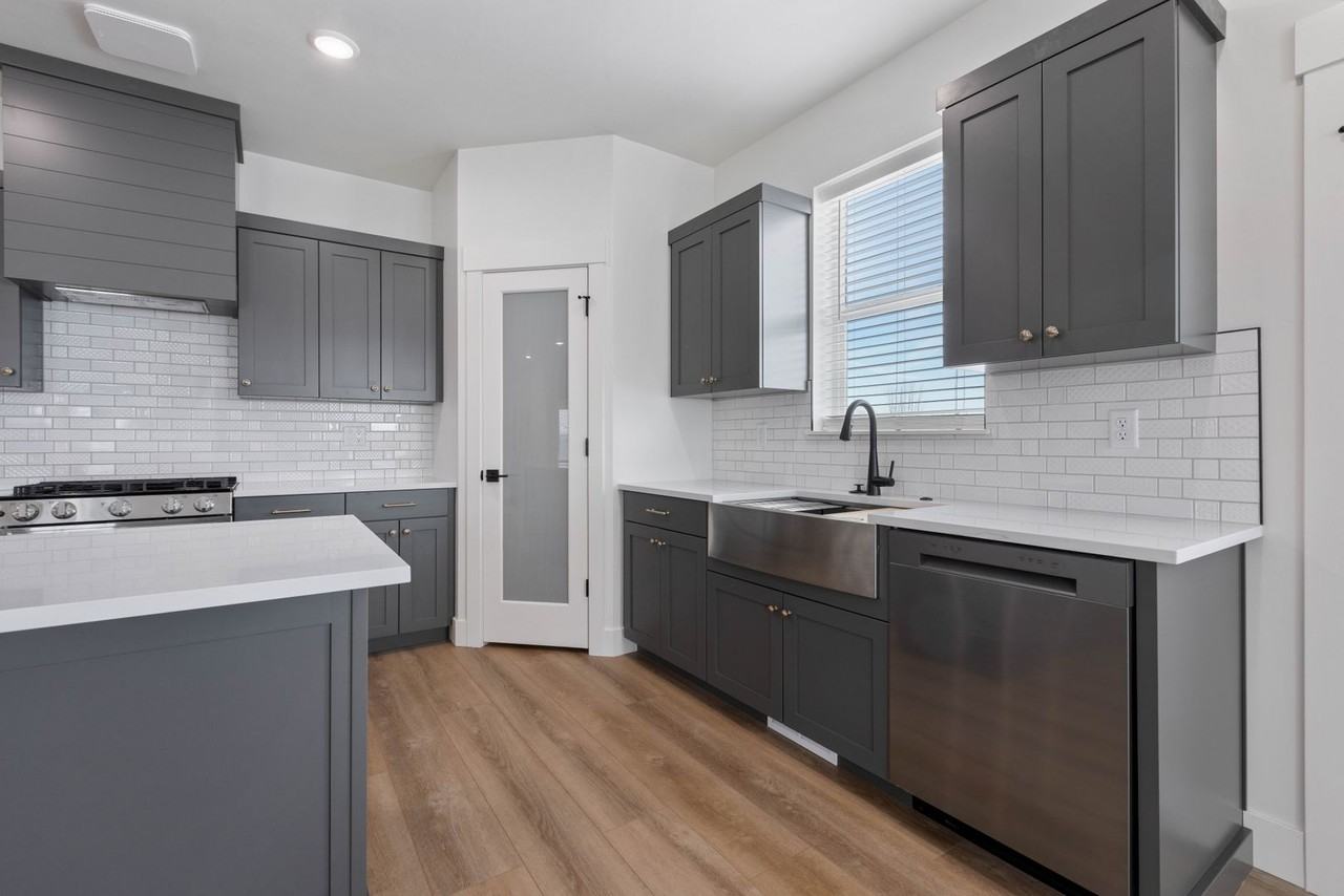 535 S Cutler Ave - Photo 5 of 21