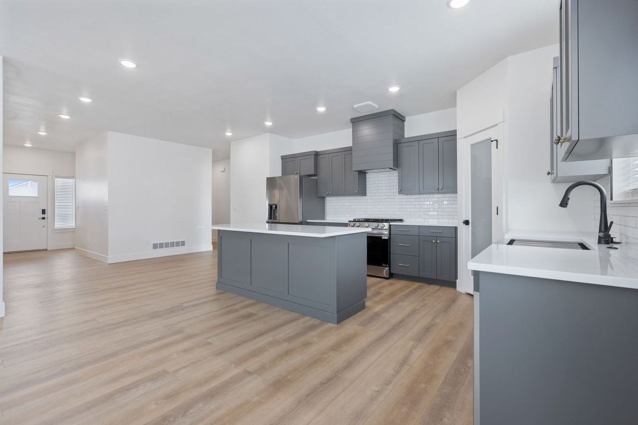 535 S Cutler Ave - Photo 6 of 21