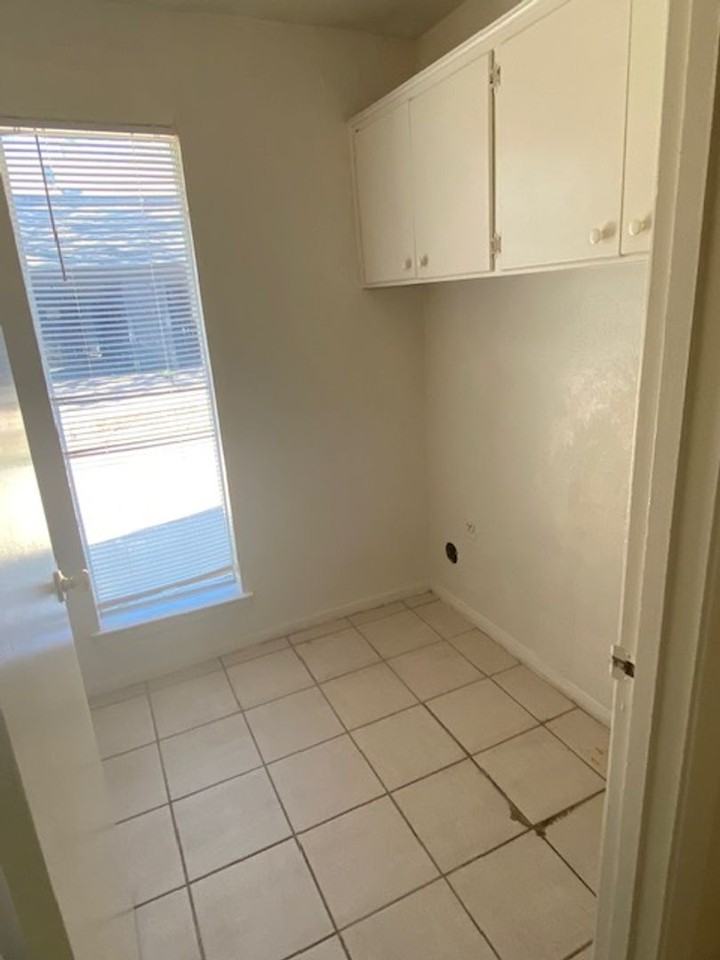 1900 Westminster St #112 - Photo 7 of 11