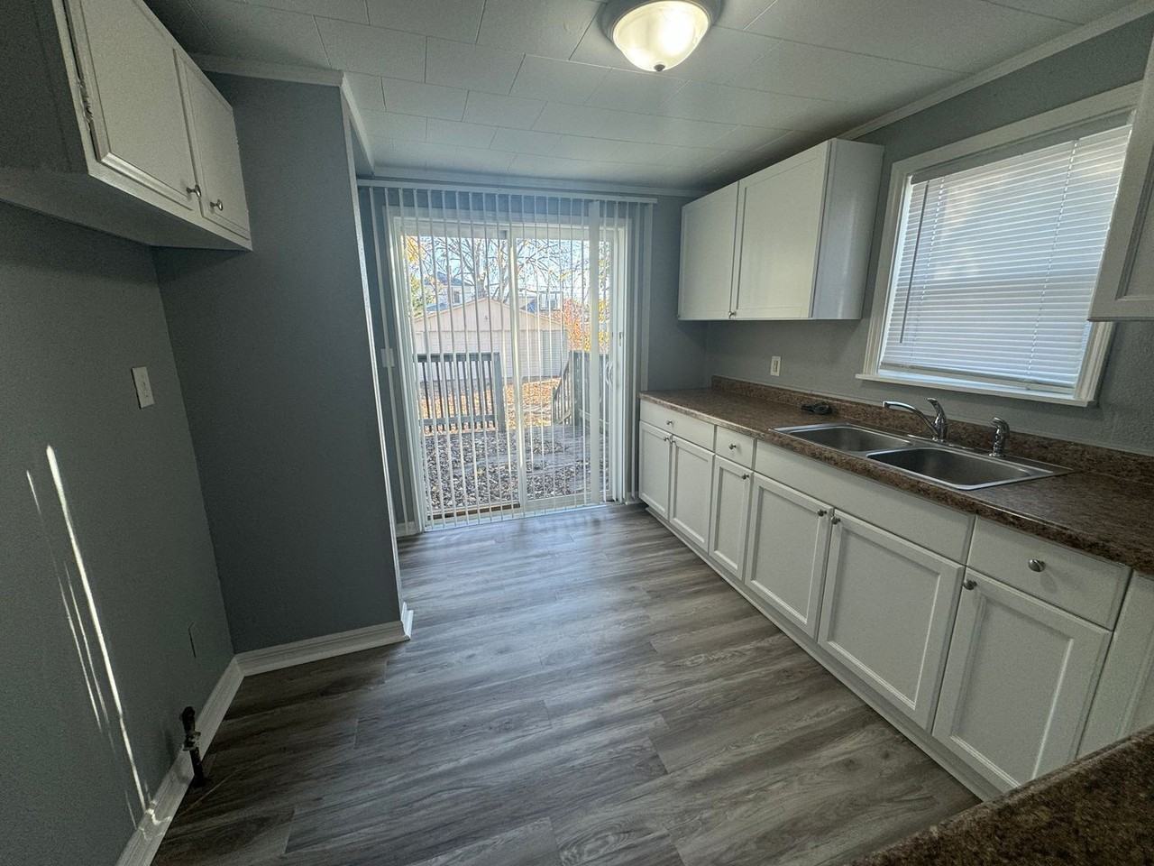 839 10th St W - Photo 3 of 20