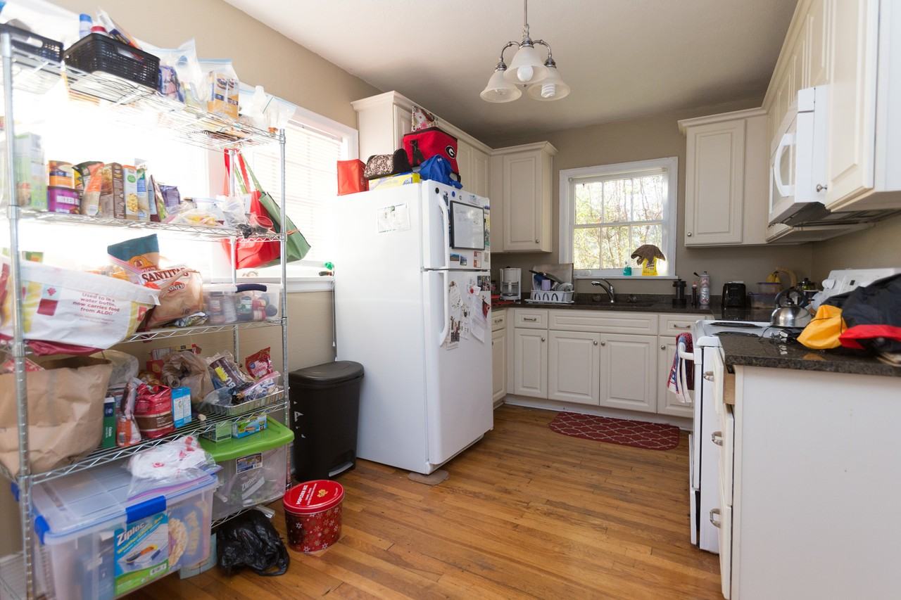 695 King Ave #DOWN - Photo 3 of 9