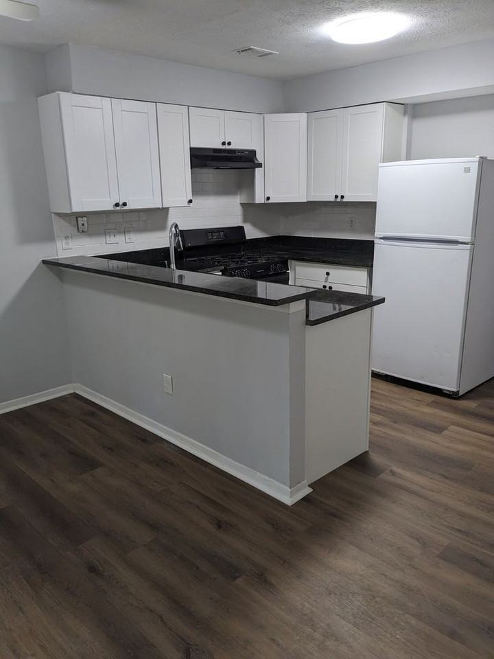 421 Prince Of Wales - Photo 4 of 14