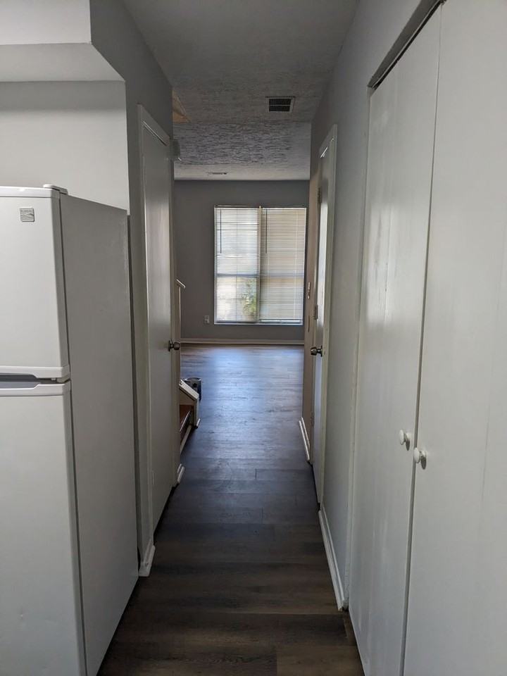 421 Prince Of Wales - Photo 5 of 14