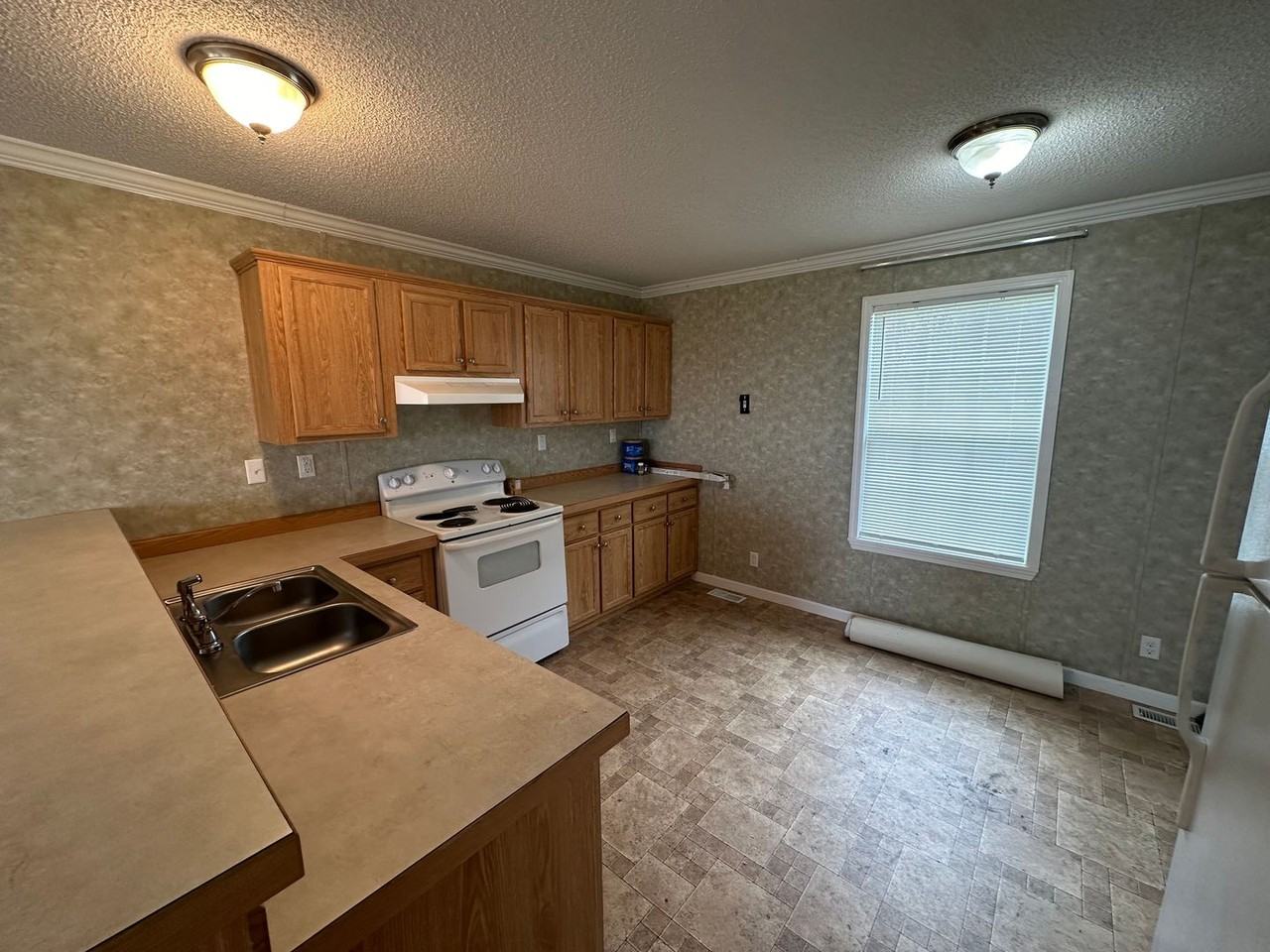 431 Us Highway 158 E - Photo 3 of 9