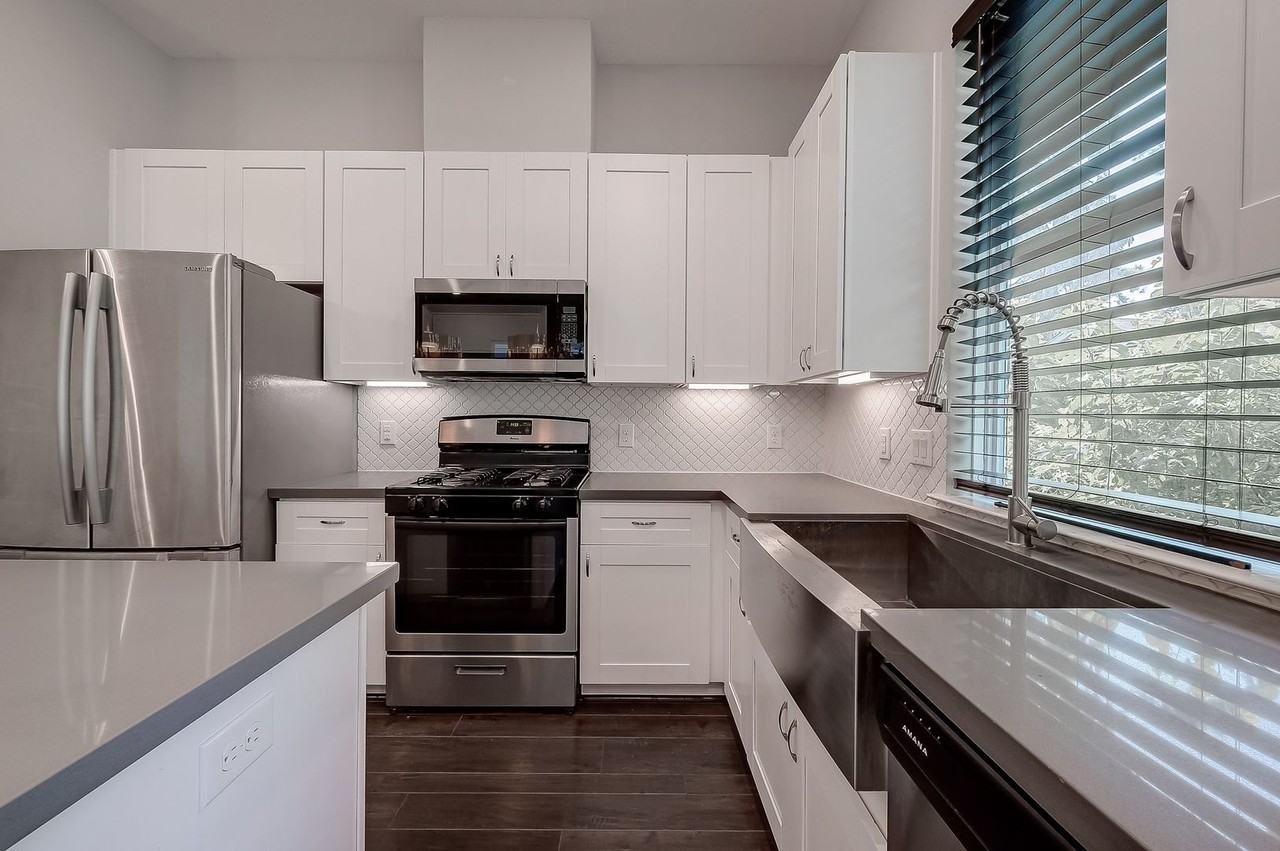 5610 Patrick St - Photo 5 of 12