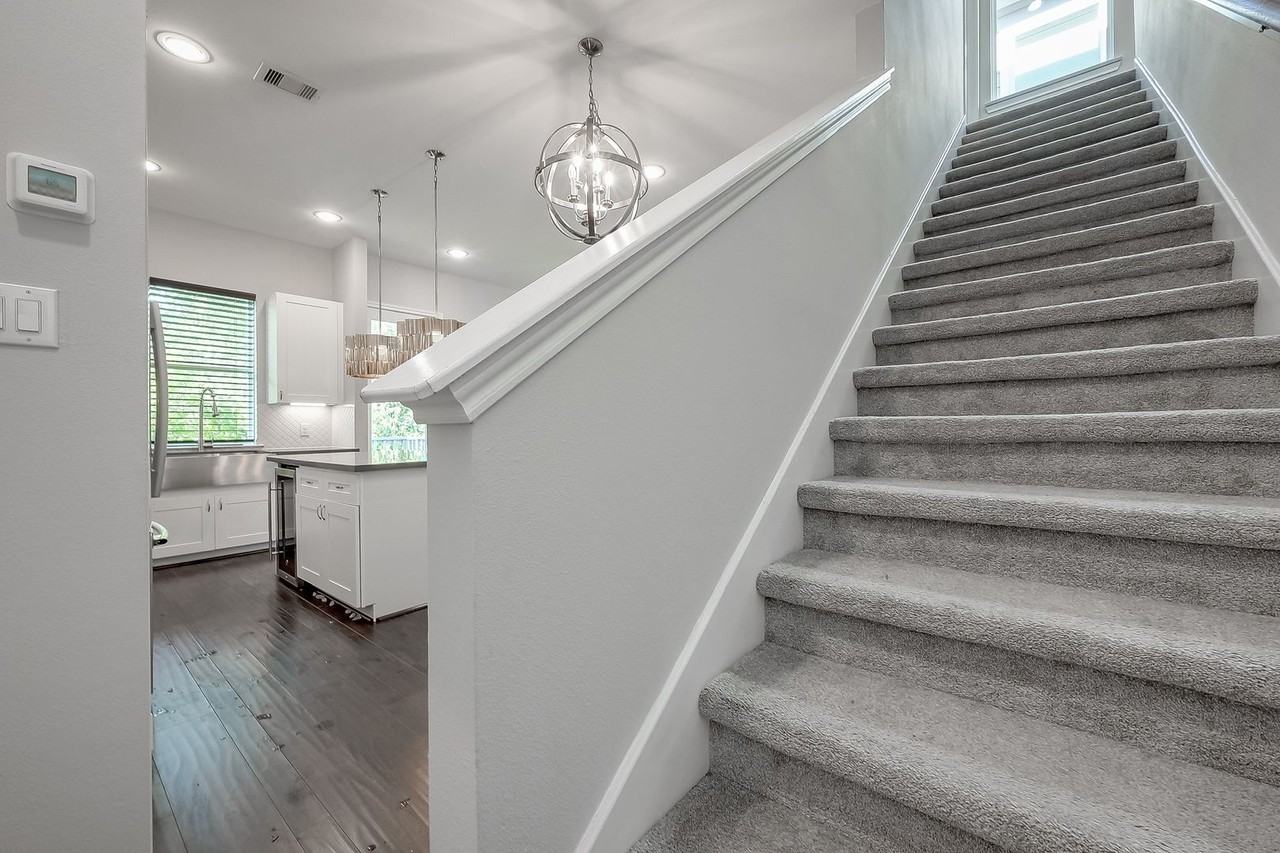 5610 Patrick St - Photo 6 of 12