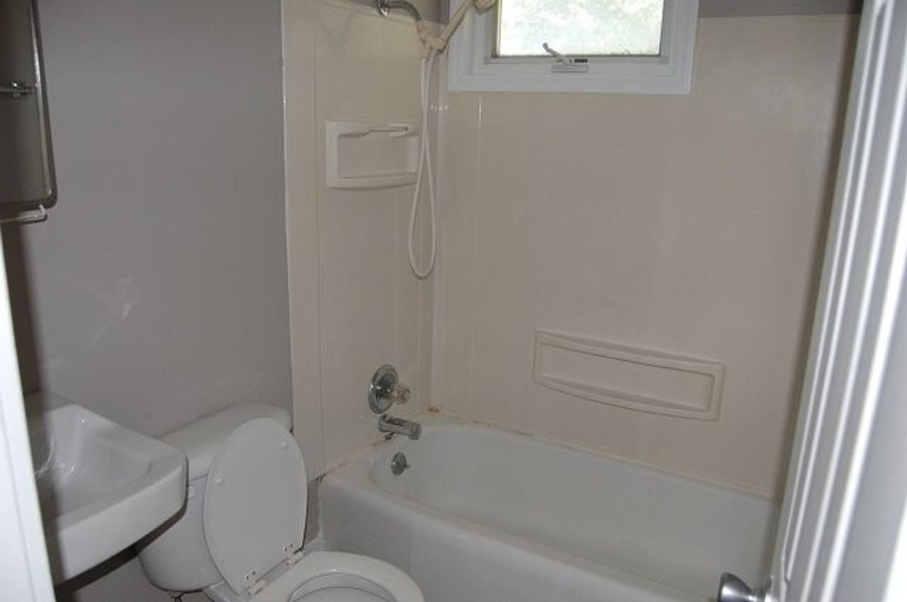 226 S Governor St - Photo 2 of 8