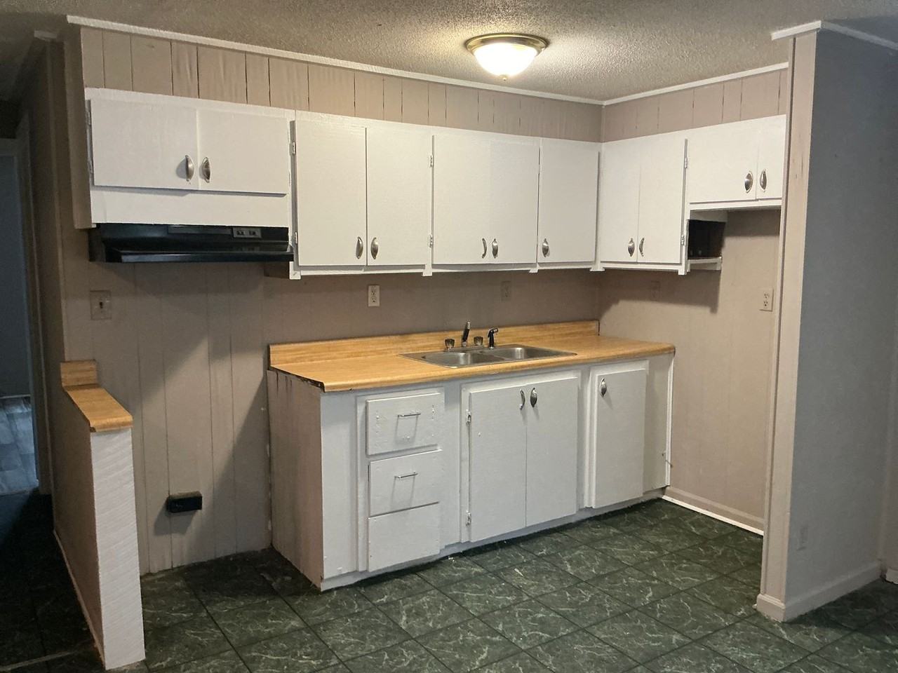4087 Memorial Dr - Photo 3 of 17