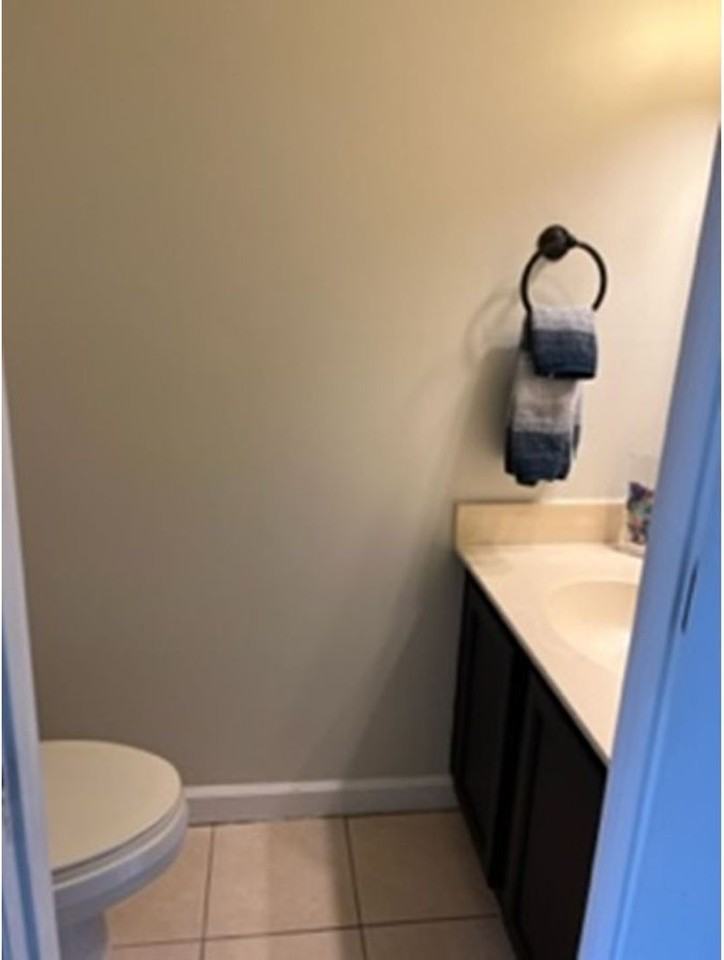 714 1st Ave N #E - Photo 3 of 26