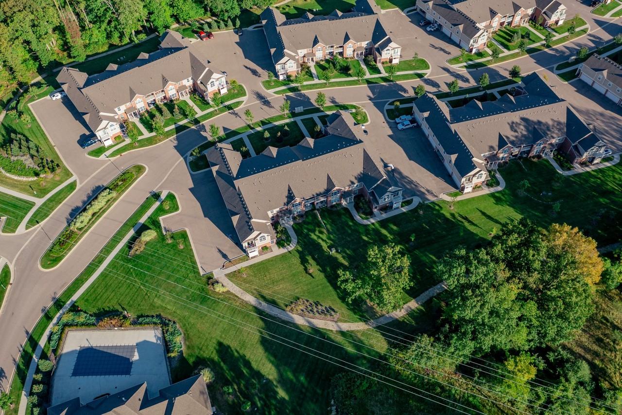 Harvard Place Apartments - Photo 3 of 50